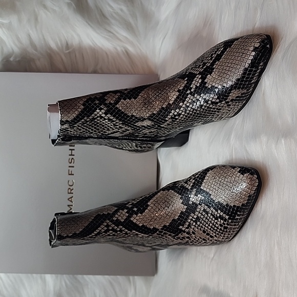 Marc Fisher Tammea Pointed Toe Ankle Fashion Boots Size: 7.5 - Picture 2 of 8